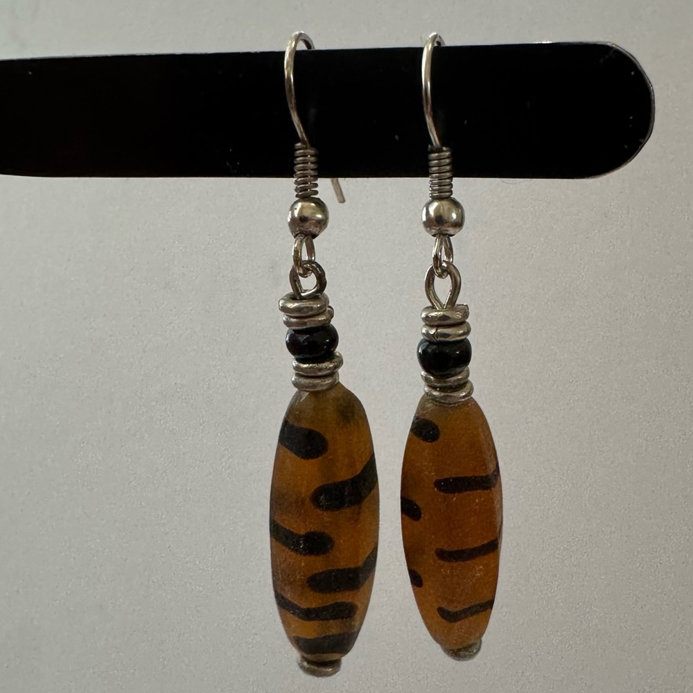 NWOT Ugandan Handmade Dangle Earrings